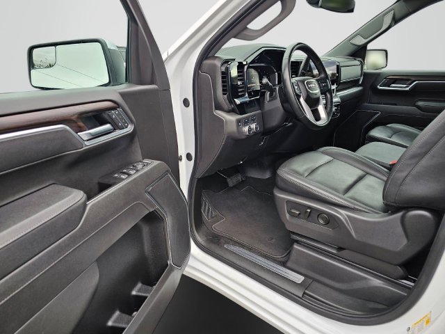 Used 2025 GMC Sierra 1500 SLT AWD/4WD image 19