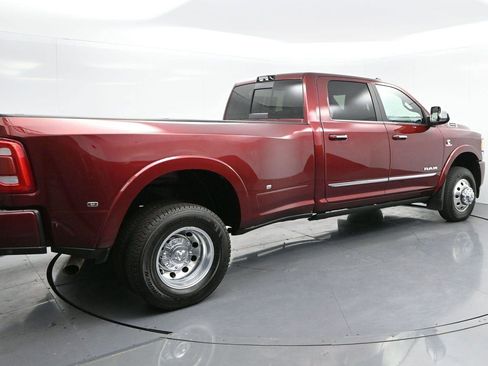 Used 2022 RAM 3500 Limited w/ Body Color Bumper Group image 7