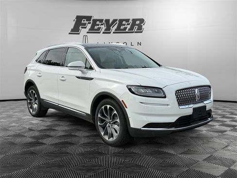 Used 2022 Lincoln Nautilus Reserve w/ Equipment Group 201A image 7