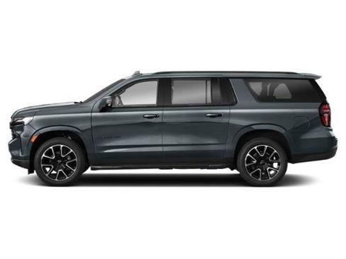 Used 2021 Chevrolet Suburban RST AWD/4WD image 3