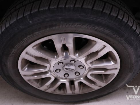 Used 2014 Ford F150 Platinum image 10