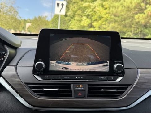 Used 2023 Nissan Altima 2.5 SV image 17