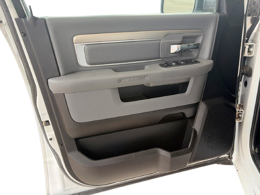 Used 2020 RAM 1500 Classic SLT RWD image 23