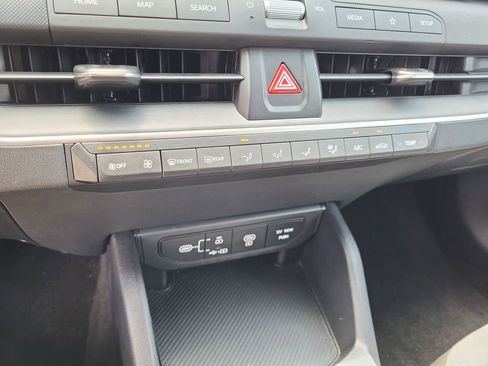 Used 2025 Kia K4 FWD image 16