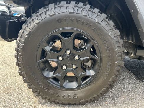 Used 2023 Jeep Wrangler Unlimited w/ Sun & Screen Package AWD/4WD image 13