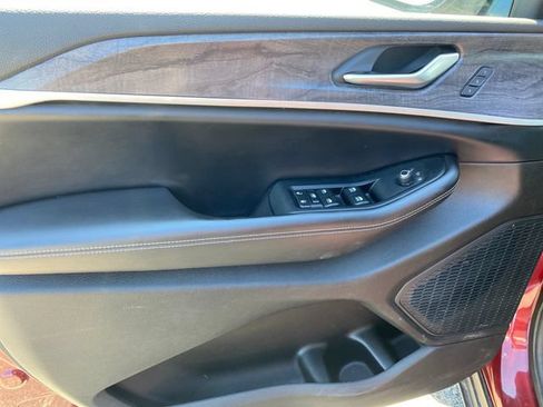 Used 2023 Jeep Grand Cherokee Limited AWD/4WD image 17