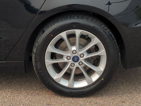Used 2020 Ford Fusion SE FWD image 13