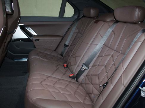 New 2025 BMW 740i image 17