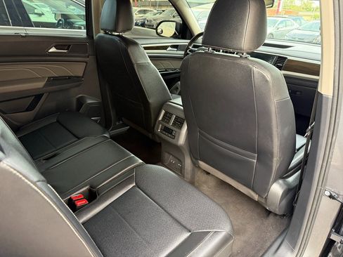 Used 2021 Volkswagen Atlas SE image 13