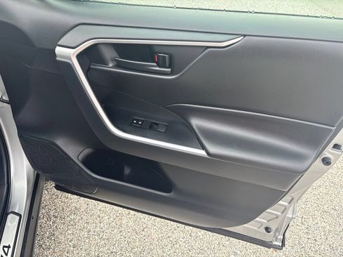 Used 2019 Toyota RAV4 LE w/ All Weather Liner Package AWD/4WD image 25