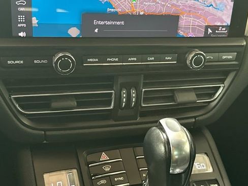 Used 2020 Porsche Macan S image 25