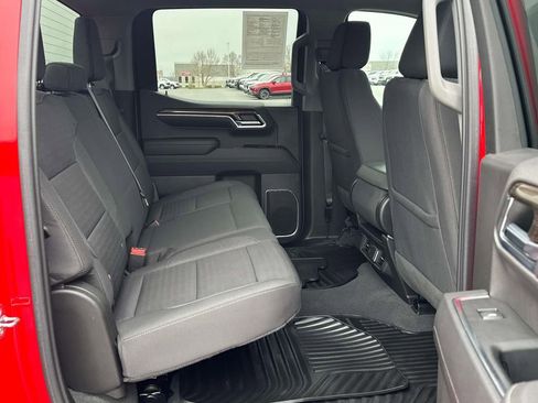 Used 2022 Chevrolet Silverado 1500 LT AWD/4WD image 18