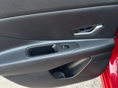 Used 2022 Hyundai Elantra SEL FWD image 16