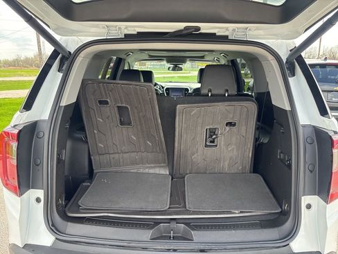 Certified 2023 GMC Acadia SLT w/ Elevation Edition AWD/4WD image 7