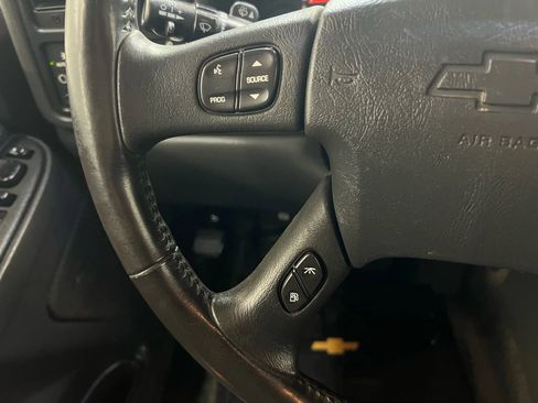 Used 2003 Chevrolet Avalanche 4x4 w/ Suspension Package, Off-Road image 17