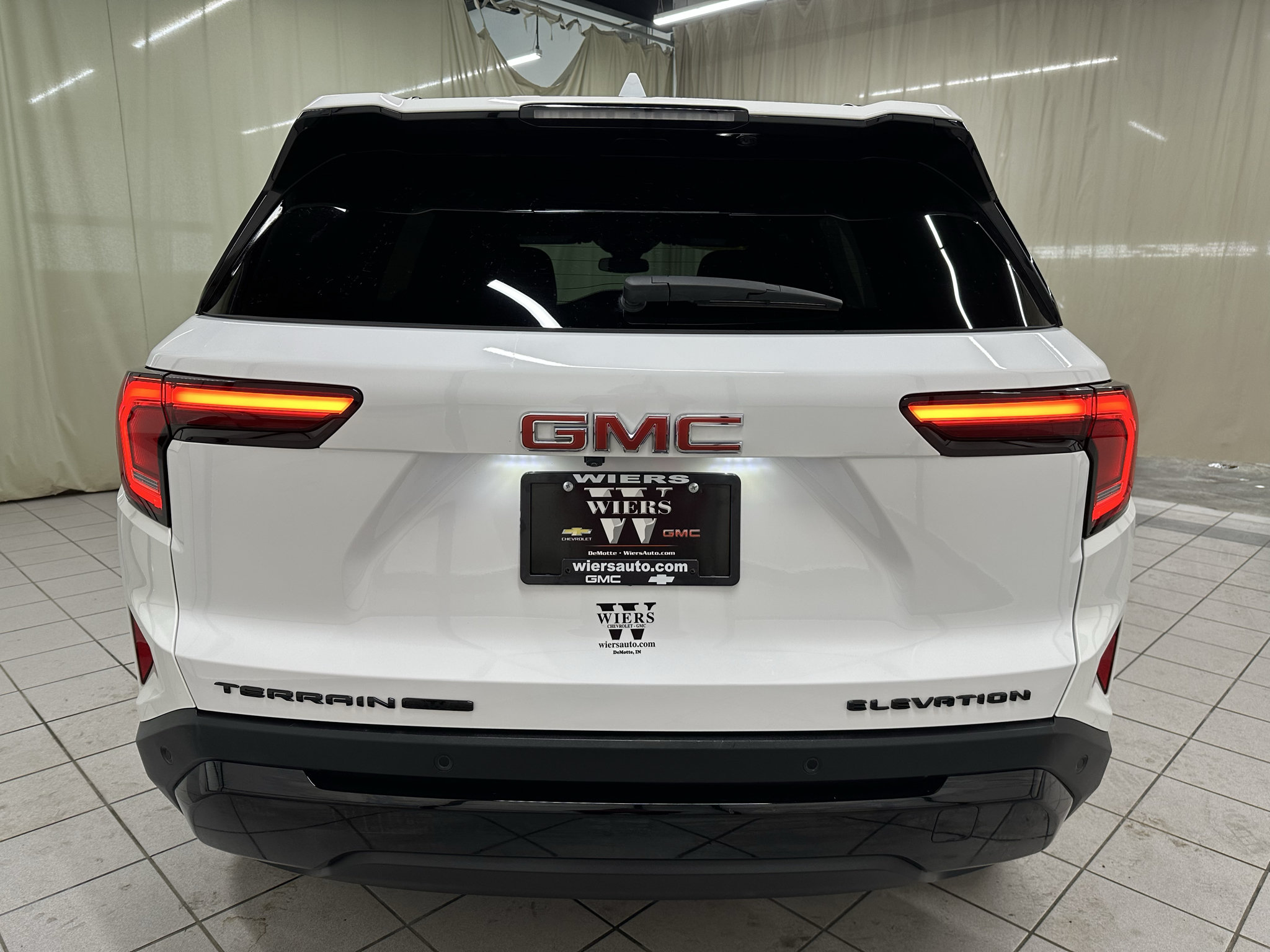 Used 2026 GMC Terrain Elevation w/ Elevation Premium Package AWD/4WD image 5