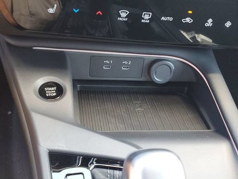New 2026 Nissan Sentra SV w/ SV Convenience Package FWD image 31