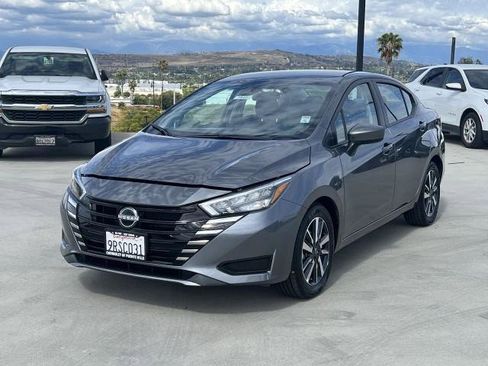 Used 2025 Nissan Versa SV FWD image 34