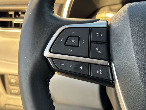 Used 2022 Toyota Highlander LE AWD/4WD image 30