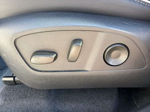 Used 2025 Buick Enclave Preferred AWD/4WD image 12