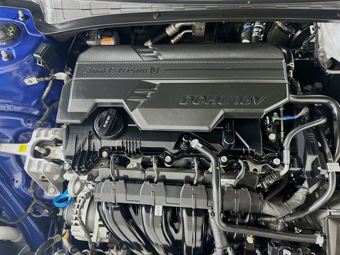 Used 2025 Hyundai Elantra SEL FWD image 34