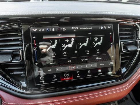 Used 2023 Dodge Durango SRT image 12