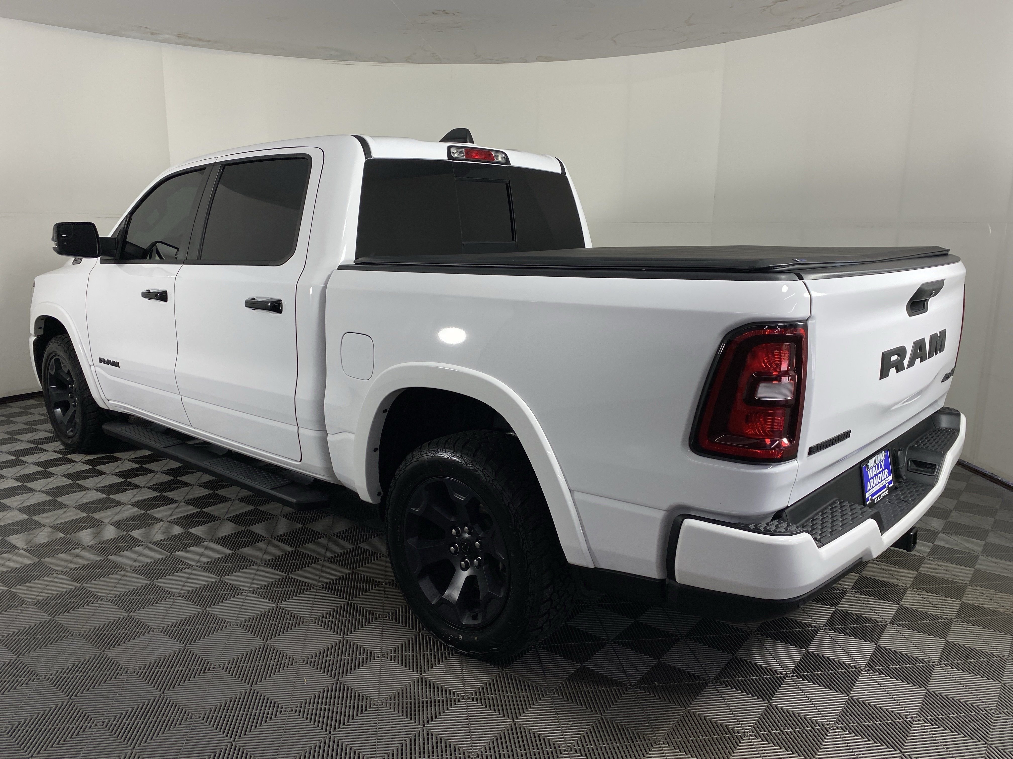 Used 2025 RAM 1500 Big Horn AWD/4WD image 10