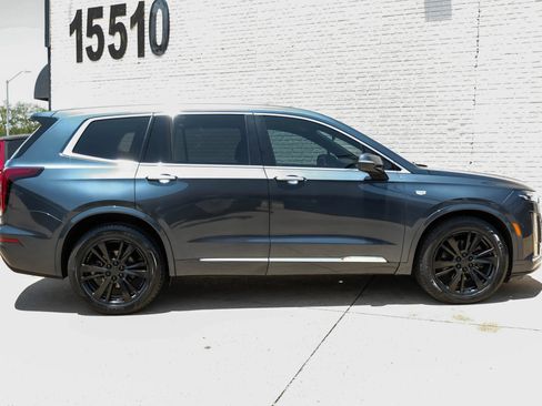 Used 2020 Cadillac XT6 Premium Luxury FWD image 7
