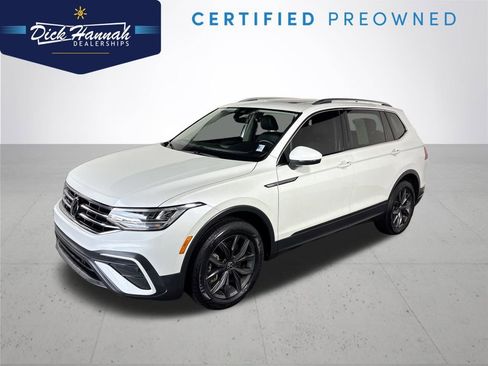Certified 2023 Volkswagen Tiguan SE w/ Panoramic Sunroof Package image 1