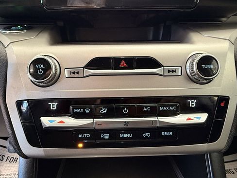 Used 2021 Ford Explorer XLT image 36