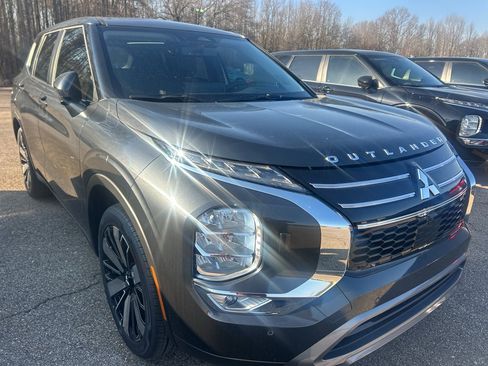 New 2026 Mitsubishi Outlander SE AWD/4WD image 3