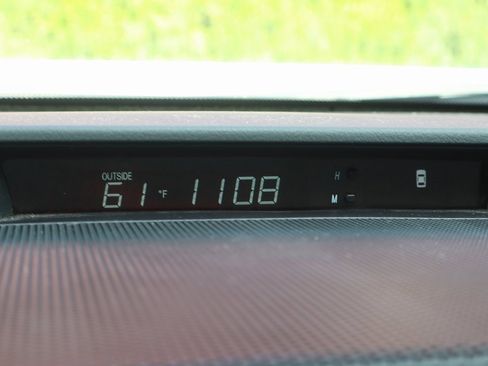 Used 2010 Toyota Tundra 2WD Double Cab image 31