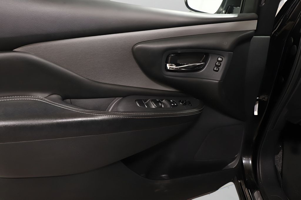 Used 2019 Nissan Murano SL w/ Cargo Package AWD/4WD image 23
