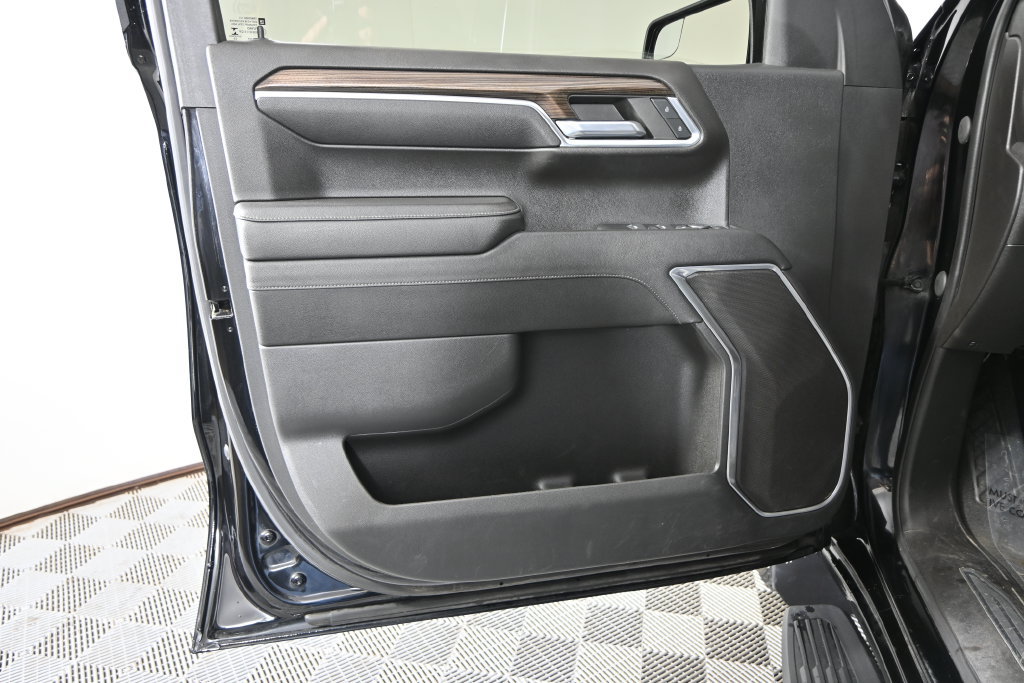 Used 2023 Chevrolet Silverado 1500 RST AWD/4WD image 18
