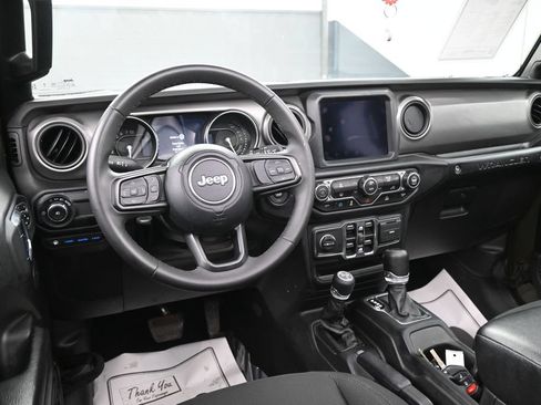 Used 2023 Jeep Wrangler Unlimited w/ Sun & Screen Package AWD/4WD image 25