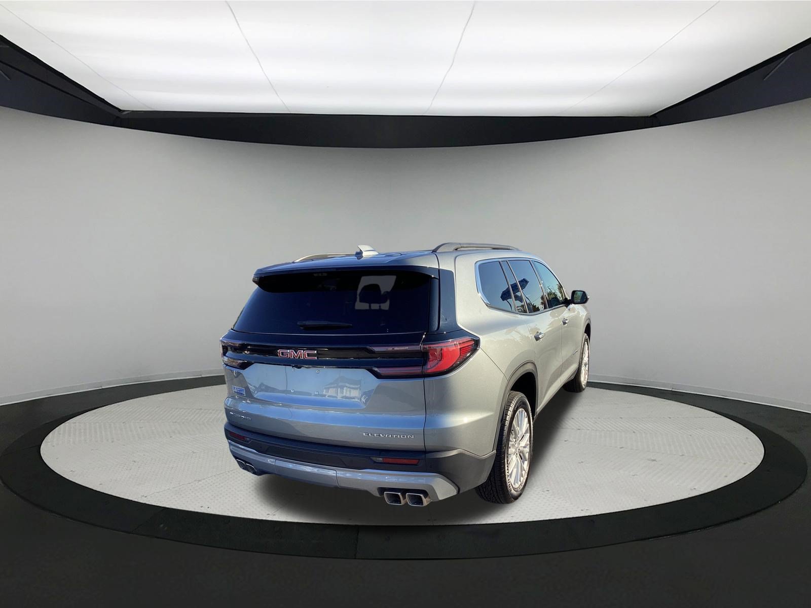 Used 2026 GMC Acadia Elevation w/ Elevation Premium Package FWD image 8