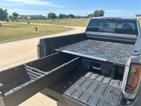 Used 2025 GMC Sierra 2500 AT4 w/ AT4 Premium Plus Package AWD/4WD image 12