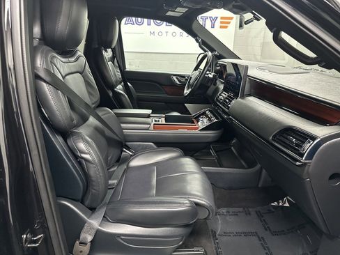 Used 2023 Lincoln Navigator L Reserve image 21
