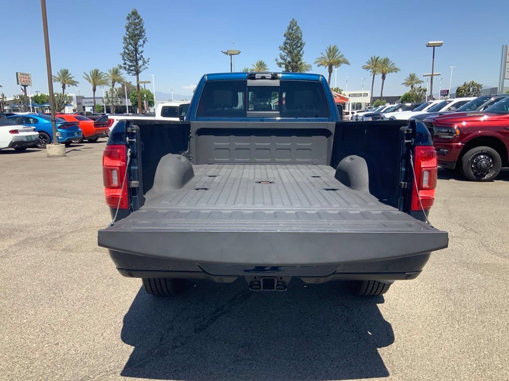 Used 2024 RAM 3500 Laramie w/ Sport Appearance Package AWD/4WD image 7