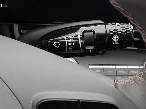 Used 2025 Hyundai Elantra SEL image 27