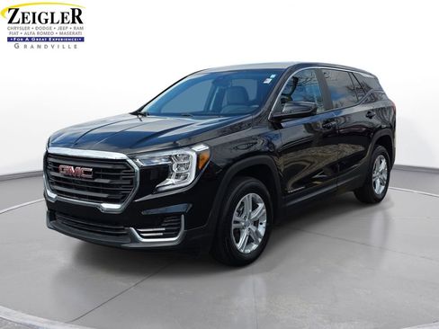 Used 2023 GMC Terrain SLE AWD/4WD image 1
