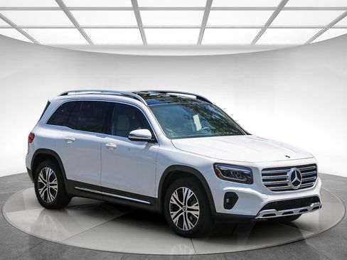 Used 2026 Mercedes-Benz GLB 250 image 5