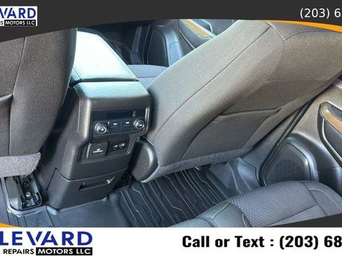 Used 2021 GMC Acadia SLE w/ Driver Convenience Package image 30