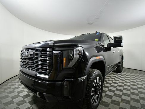 Used 2024 GMC Sierra 3500 Denali Ultimate image 6