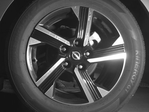 Used 2025 Nissan Sentra SV FWD image 14