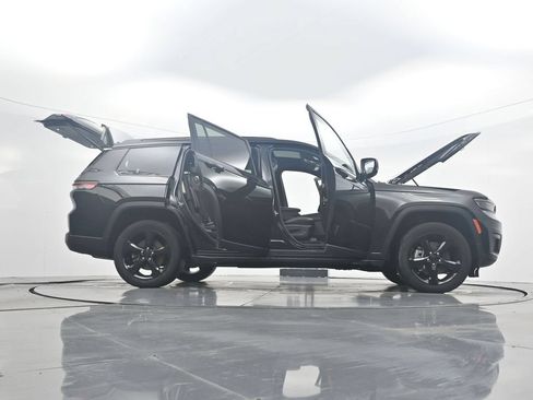 Used 2023 Jeep Grand Cherokee L Laredo AWD/4WD image 42