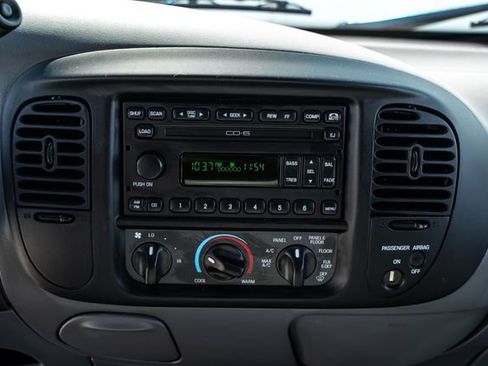 Used 2004 Ford F150 Lightning RWD image 30