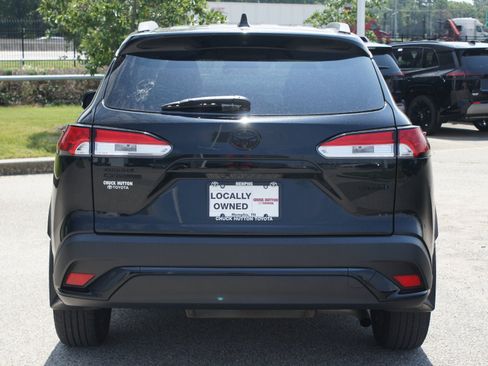 Used 2023 Toyota Corolla Cross AWD Hybrid image 3