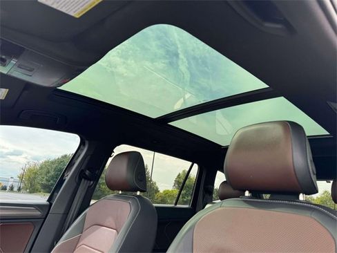 Used 2024 Volkswagen Tiguan SEL R-Line image 20