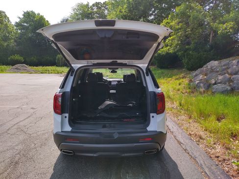 Used 2023 GMC Acadia AT4 w/ Technology Package image 25